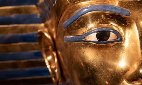 Howard Carter stole Tutankhamun’s treasure, new evidence suggests